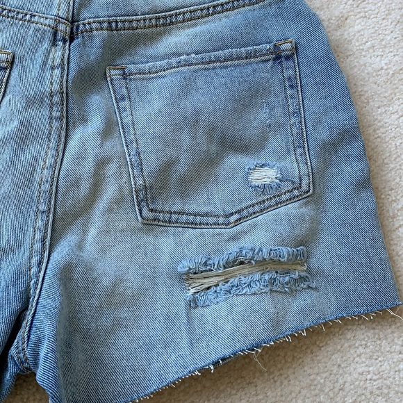 High Rise/High waisted Ripped Shorts - Picture 9 of 9